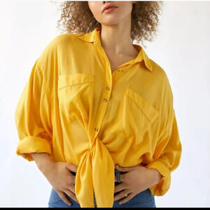 Urban Outfitters Kenny Button-Down yellow Shirt size MEDIUM